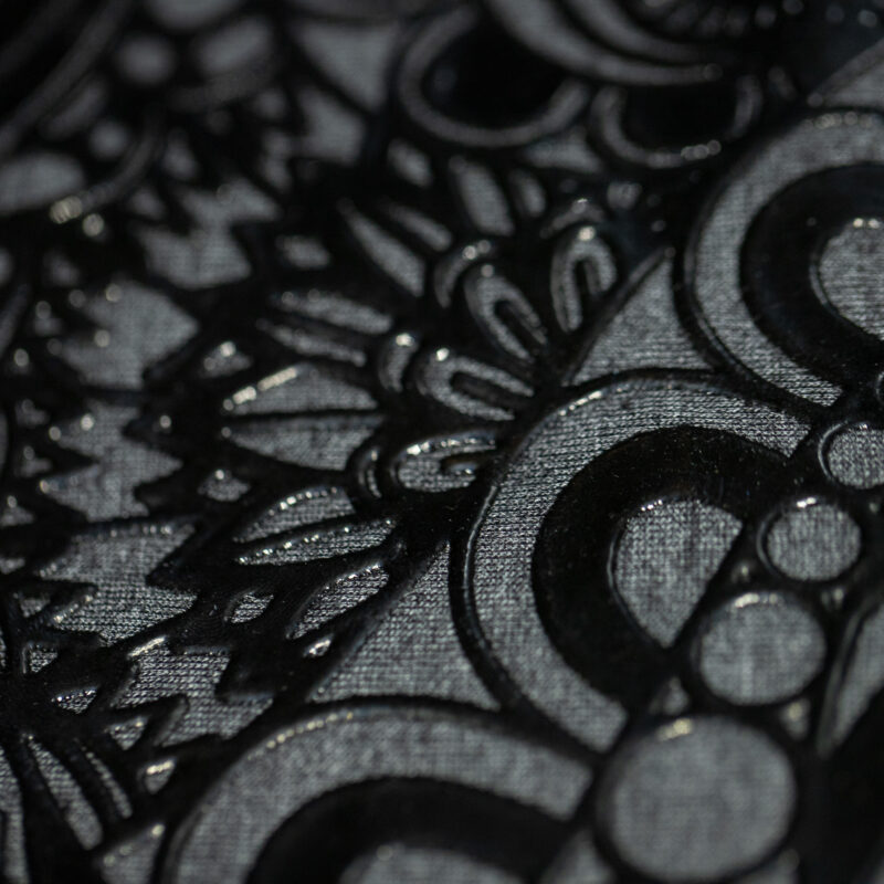 Camiseta Calavera Relieve - Image 2