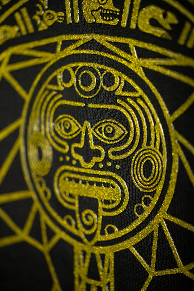 Camiseta Calavera Dorada - Image 7