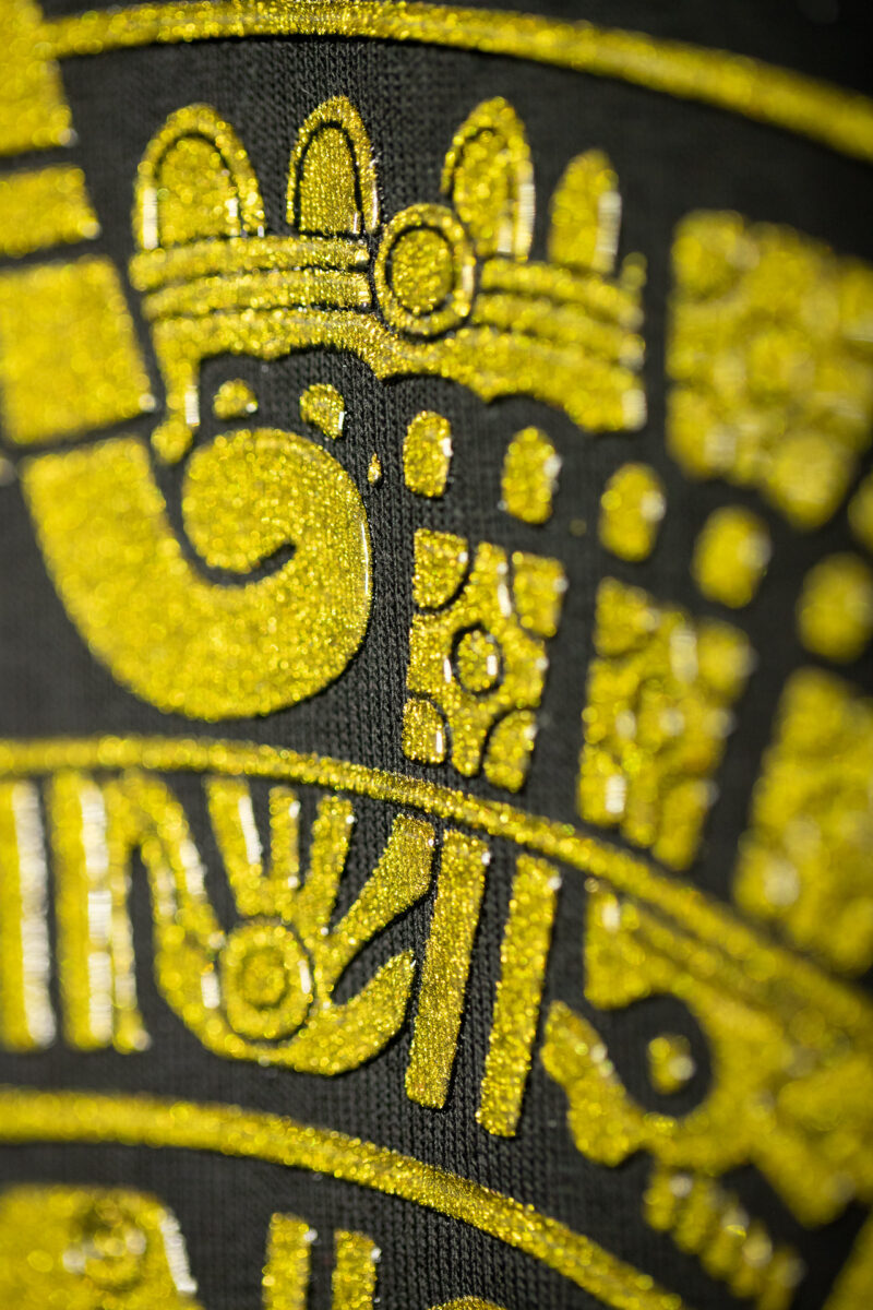 Camiseta Calavera Dorada - Image 8